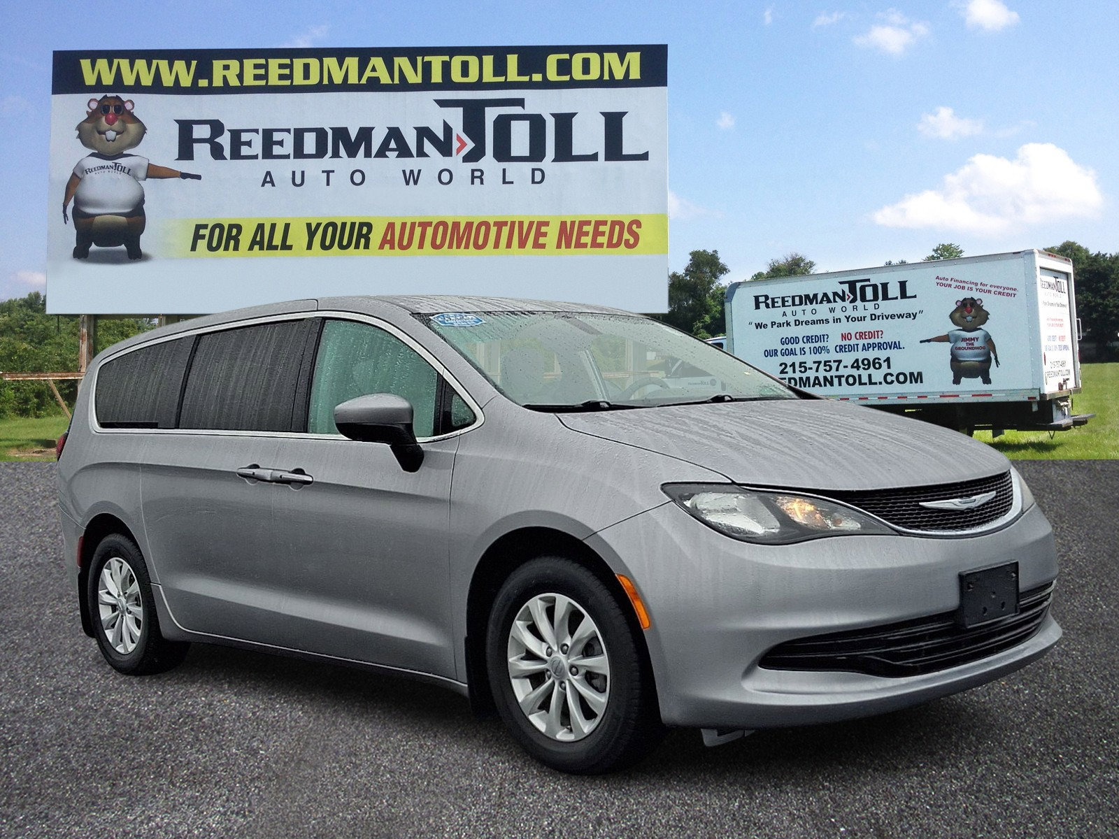 Used 2017 Chrysler Pacifica Touring w/ Tire & Wheel Group image 1