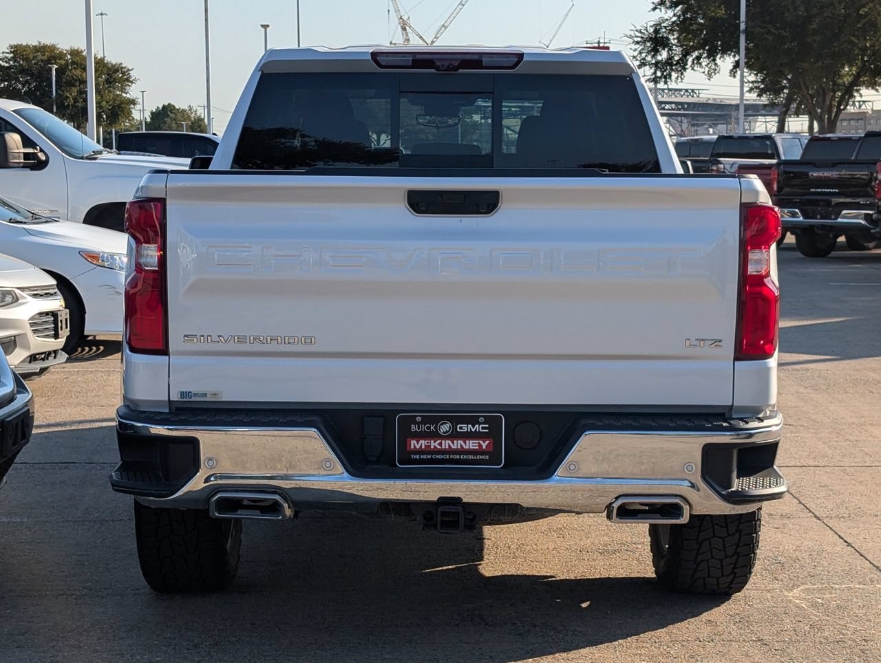 Used 2025 Chevrolet Silverado 1500 LTZ AWD/4WD image 5