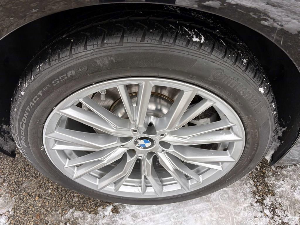 Certified 2023 BMW 330i xDrive Sedan w/ Driving Assistance Package image 10