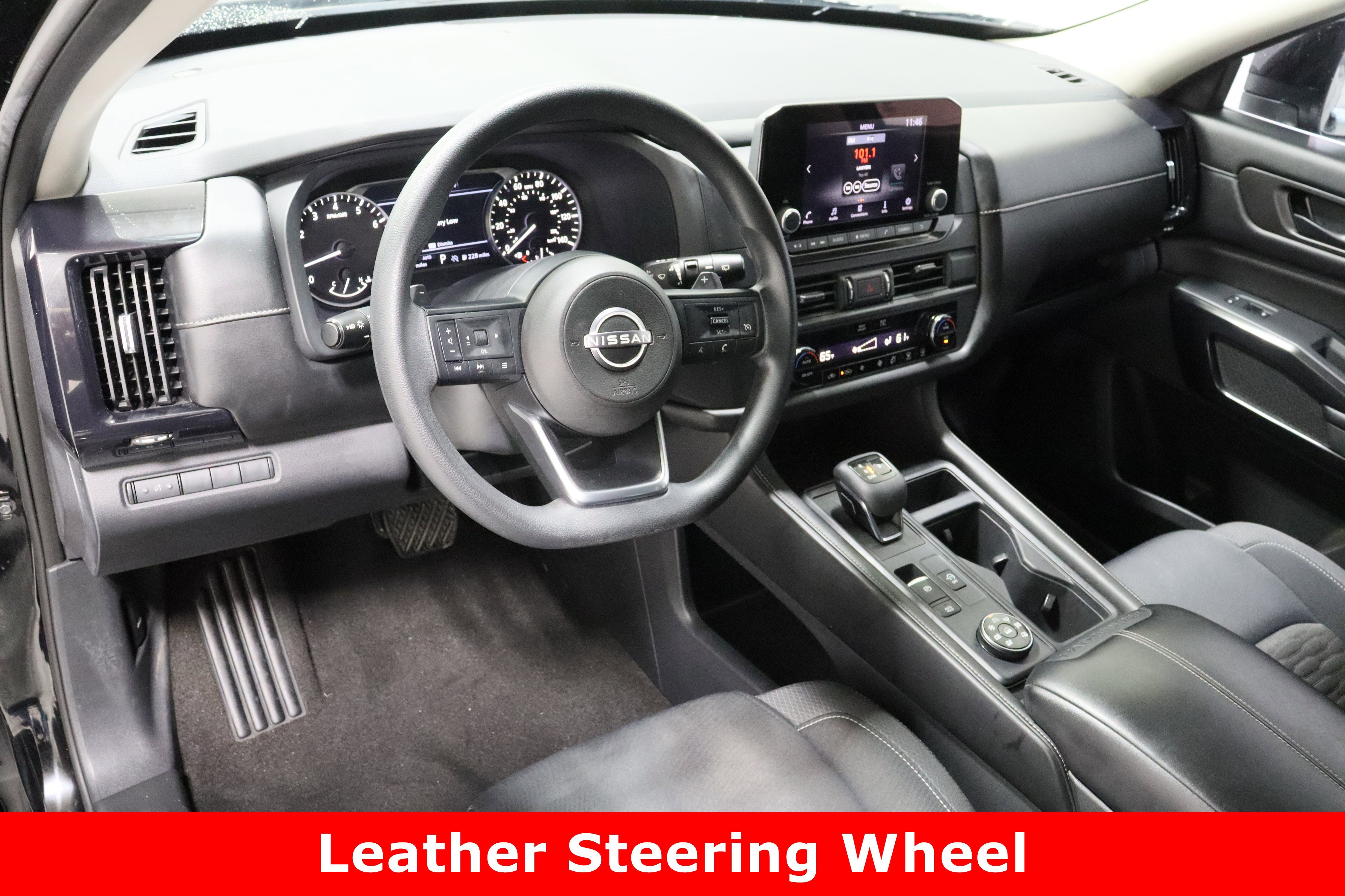 Used 2023 Nissan Pathfinder S image 13