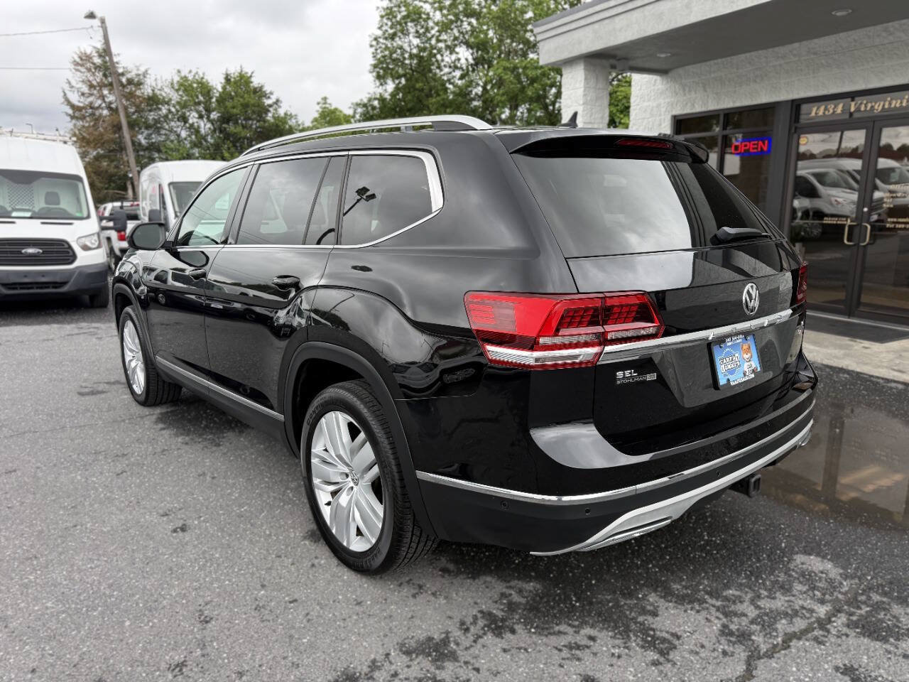 Used 2018 Volkswagen Atlas SEL Premium AWD/4WD image 2