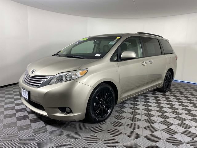 Used 2017 Toyota Sienna XLE w/ XLE Navigation Package AWD/4WD image 4