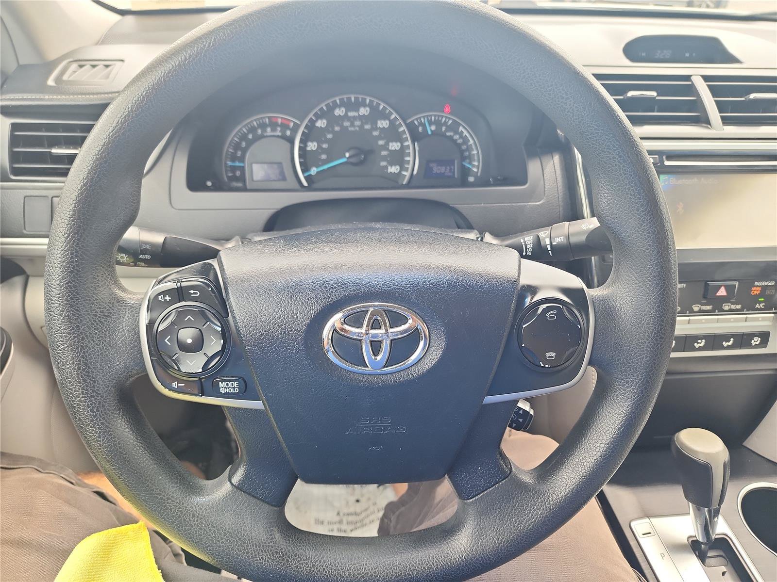 Used 2012 Toyota Camry LE FWD image 26