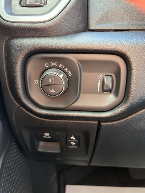 Used 2020 RAM 1500 Big Horn RWD image 27