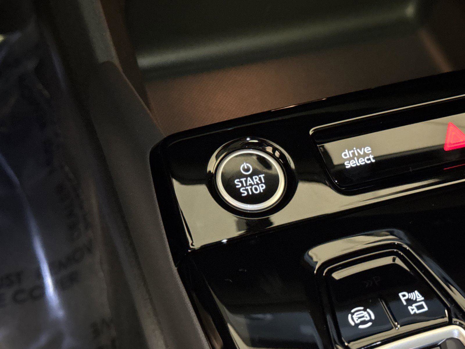 New 2027 Audi Q6 e-tron Prestige AWD/4WD image 22