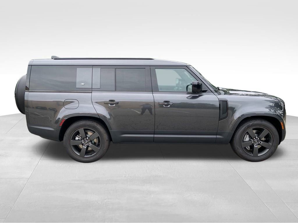 New 2024 Land Rover Defender 130 S image 5