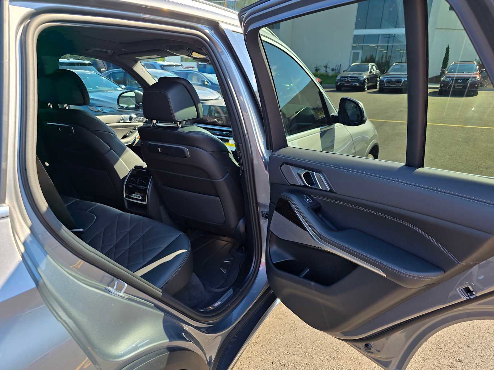 New 2026 BMW X5 xDrive50e w/ Climate Comfort Package image 13