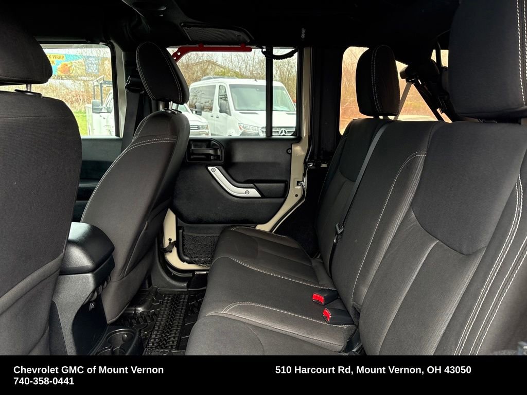 Used 2017 Jeep Wrangler Unlimited Rubicon w/ Cold Weather Group image 24