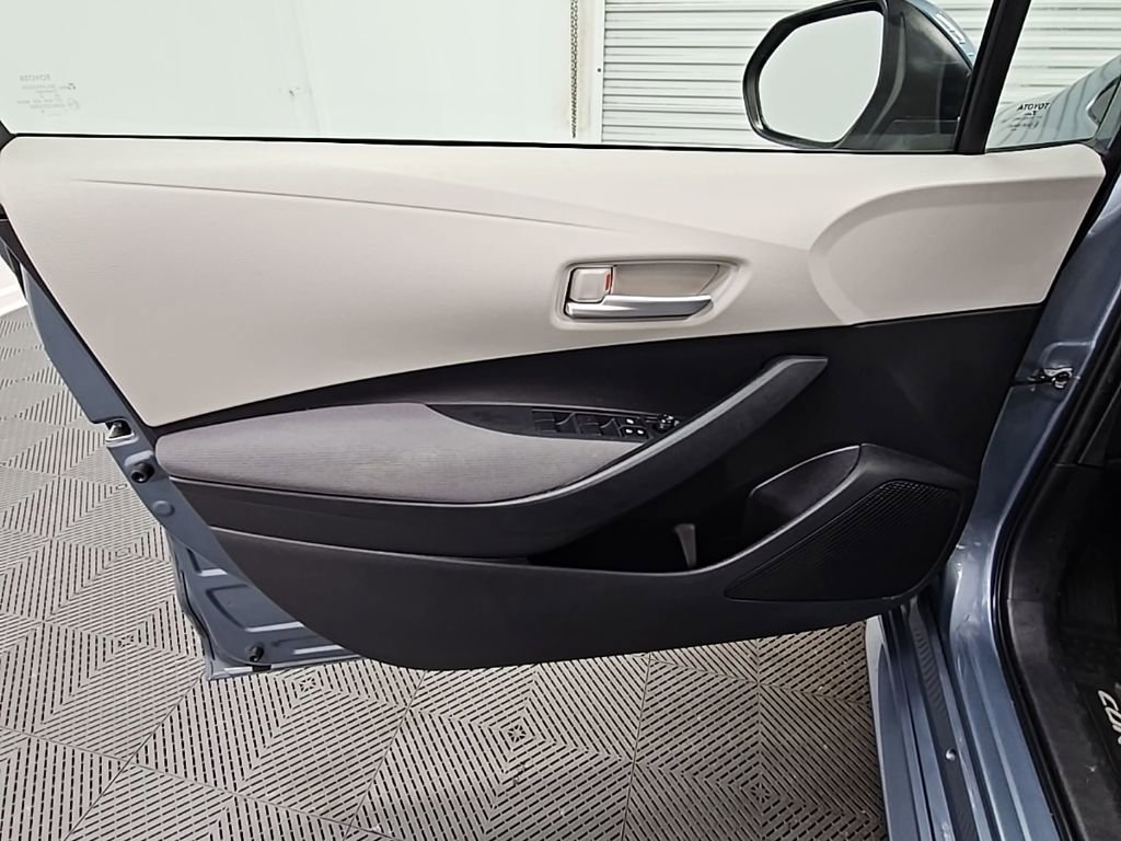 Used 2020 Toyota Corolla LE image 26