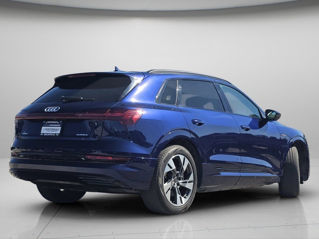 Used 2021 Audi e-tron Premium w/ Convenience Plus Package AWD/4WD image 24