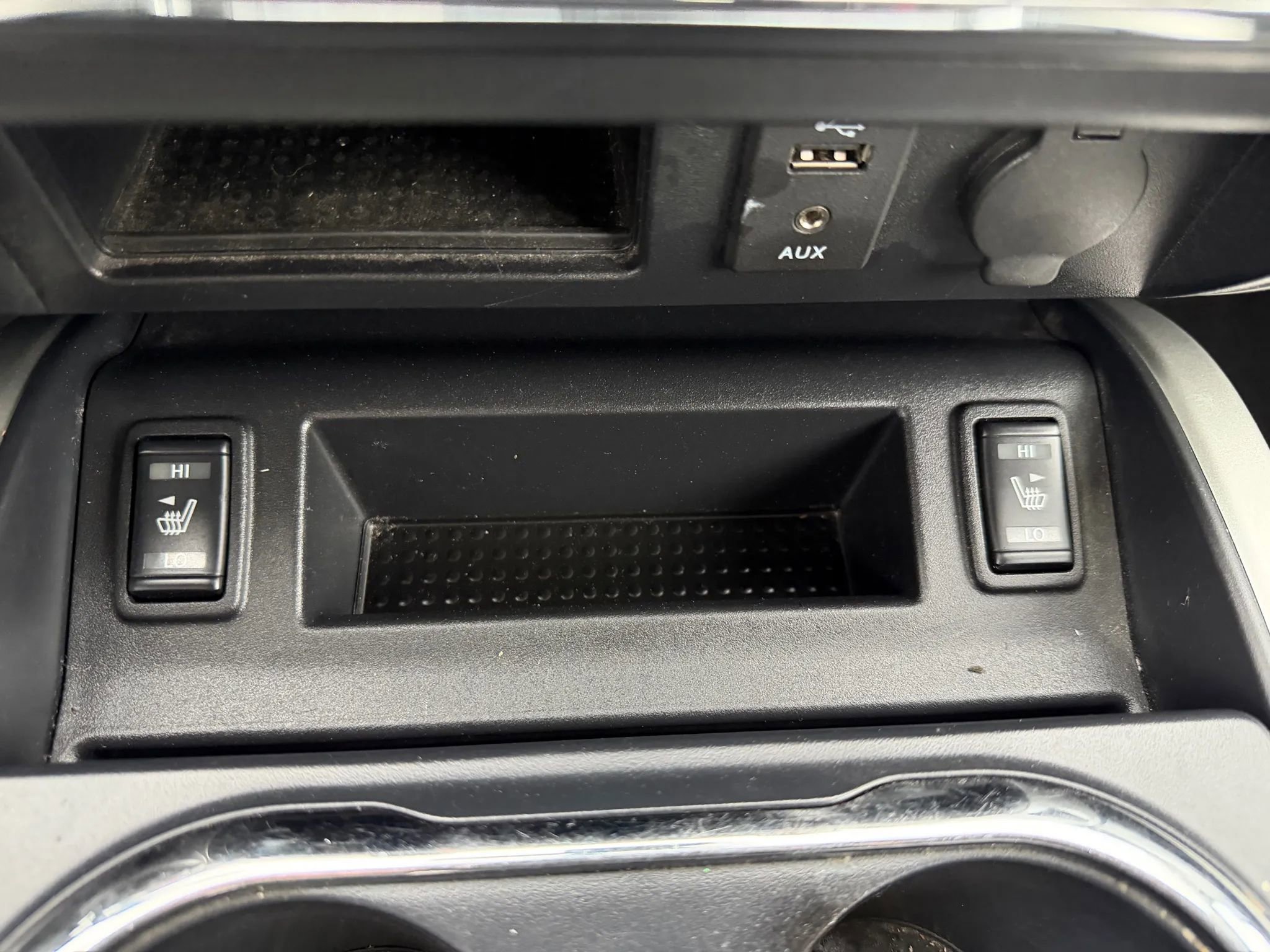 Used 2018 Nissan Titan SL AWD/4WD image 18