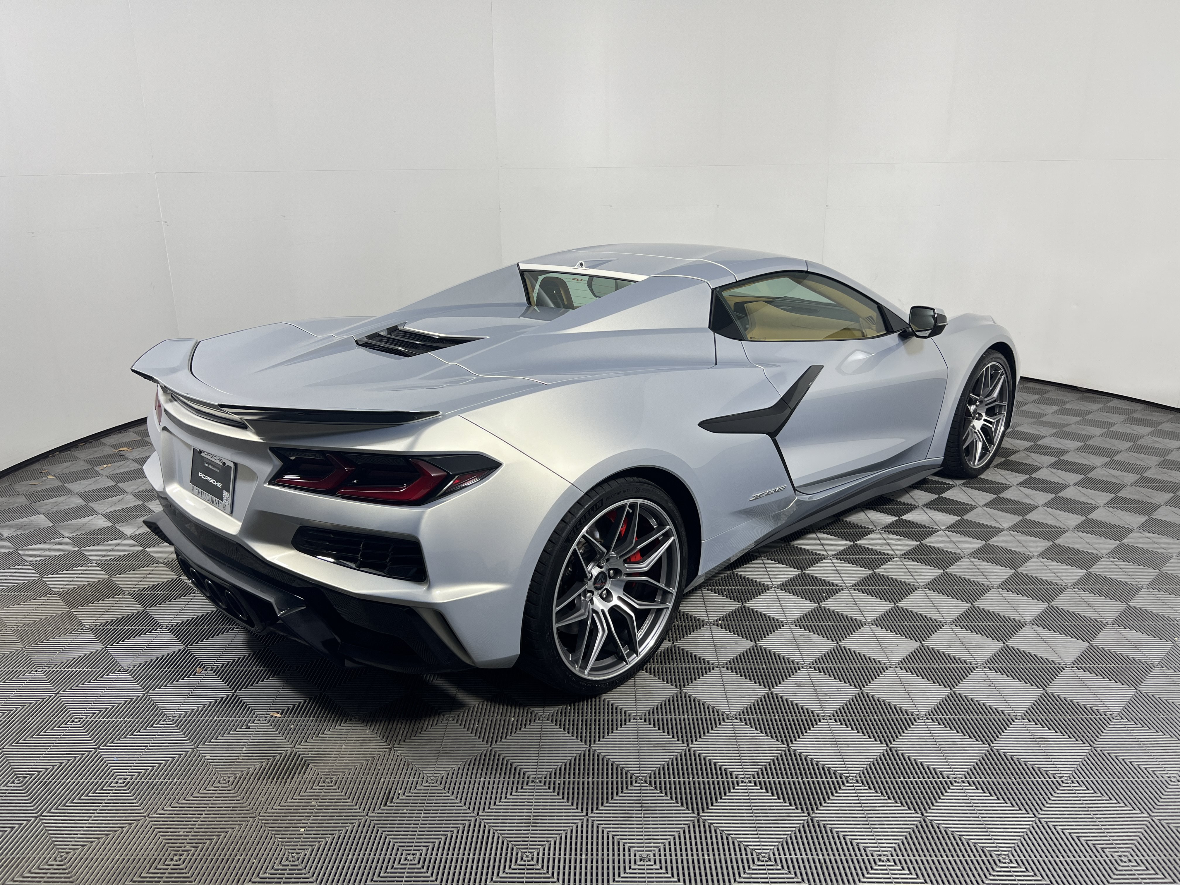 Used 2023 Chevrolet Corvette Z06 w/ Stealth Interior Trim Package RWD image 5
