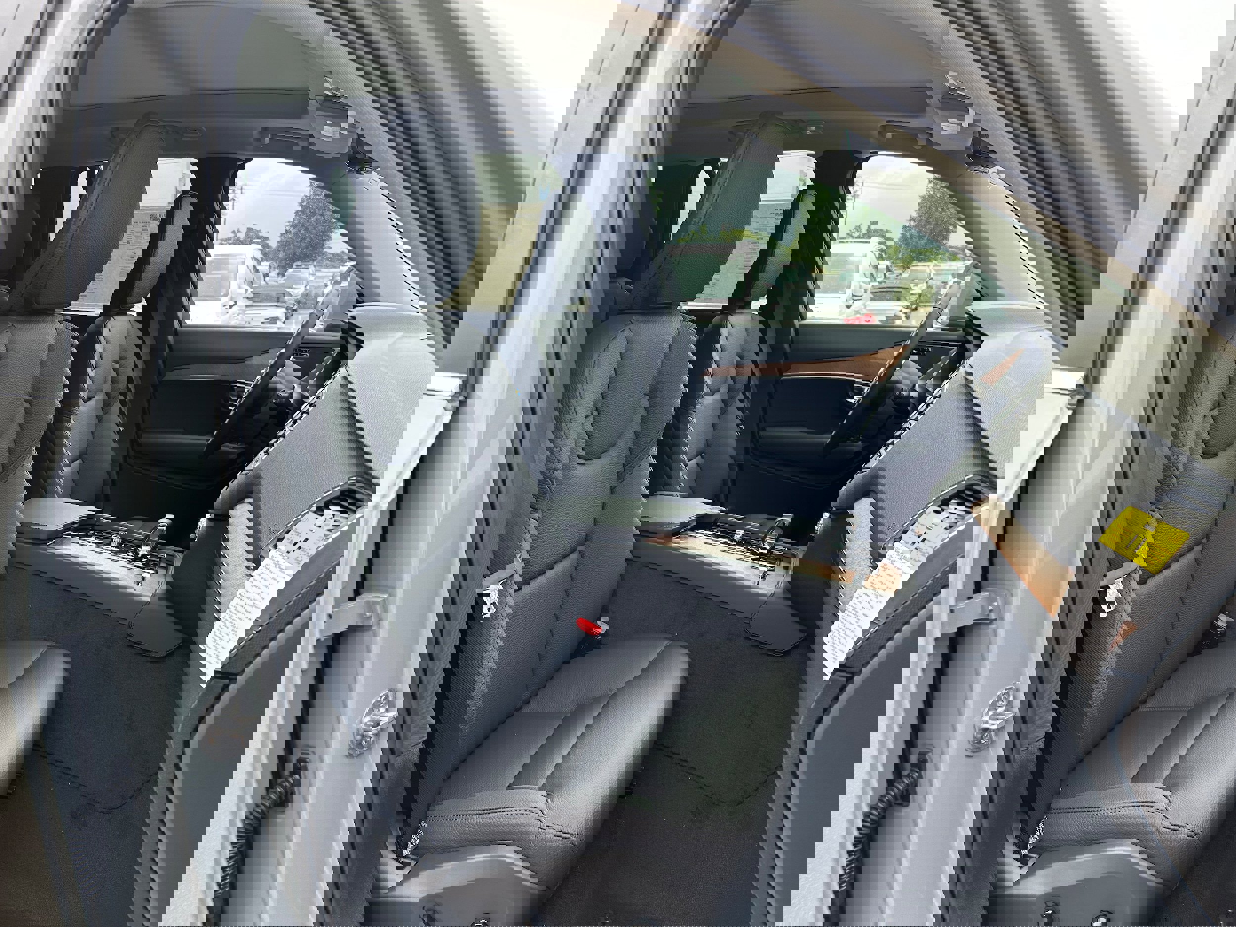 New 2025 Volvo XC90 T8 Core w/ Protection Package Premier image 8