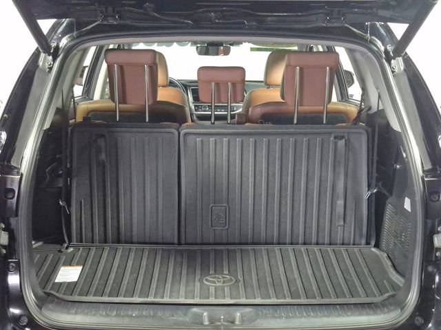 Certified 2018 Toyota Highlander Limited Platinum image 9