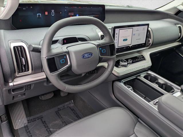 New 2026 Ford Expedition Active image 3