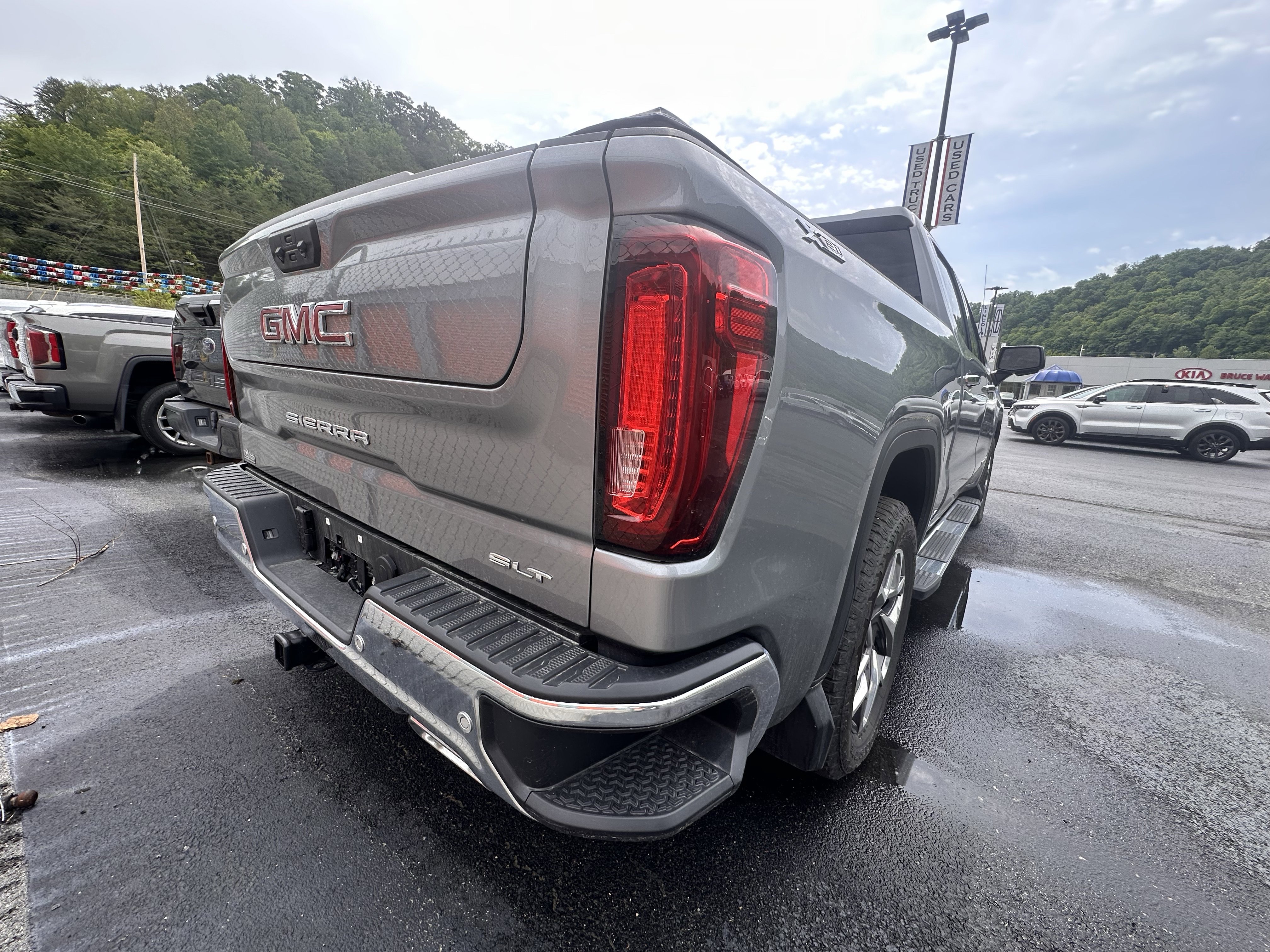 Used 2025 GMC Sierra 1500 SLT w/ SLT Premium Plus Package AWD/4WD image 6