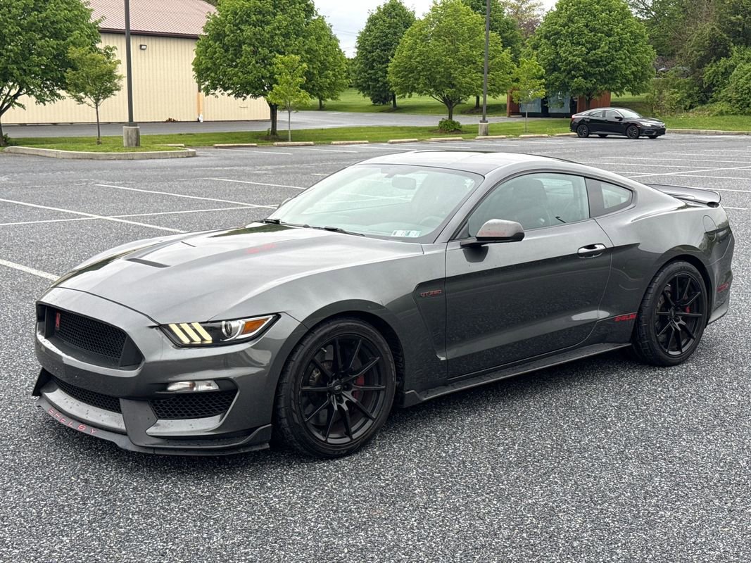 Used 2016 Ford Mustang Shelby GT350 w/ Track Package RWD image 4