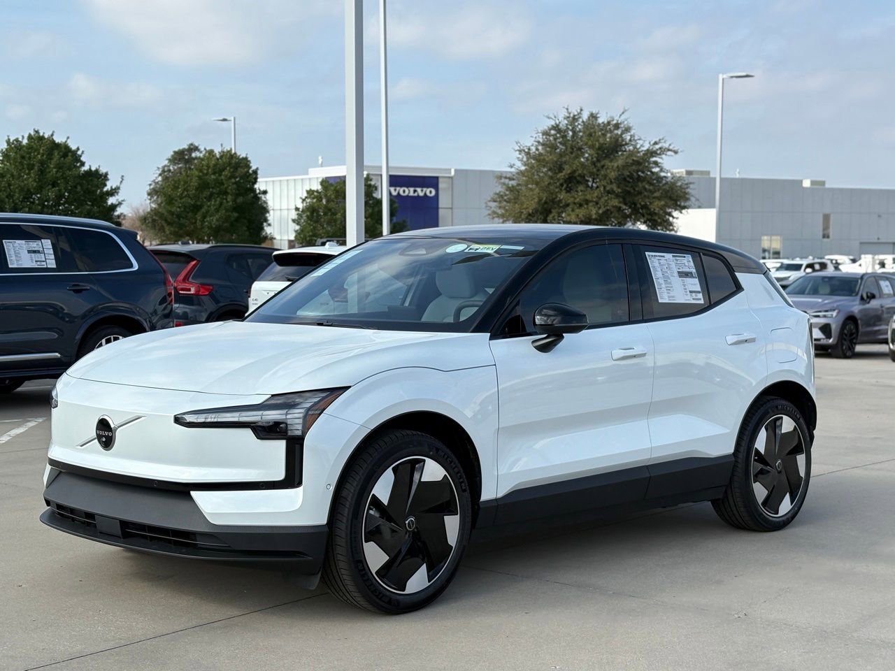 New 2026 Volvo EX30 Plus w/ Protection Package Premier image 2