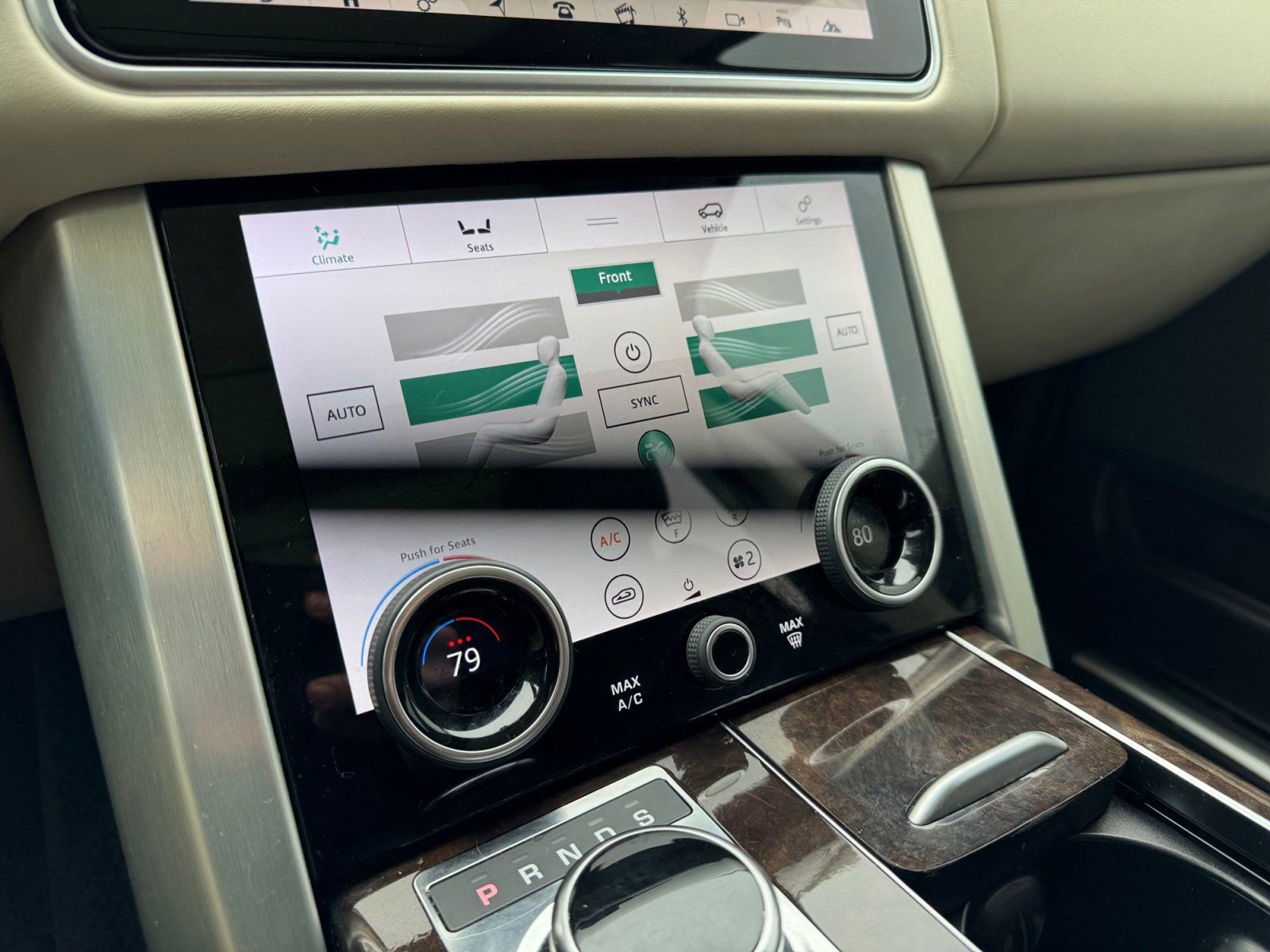 Used 2018 Land Rover Range Rover HSE image 23