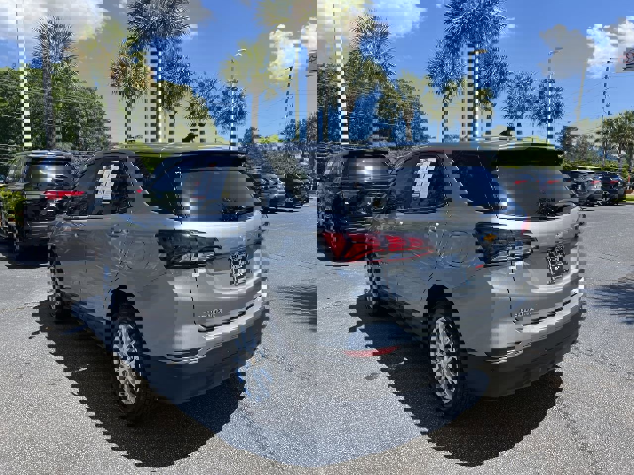 Used 2024 Chevrolet Equinox LS w/ LS Convenience Package FWD image 8