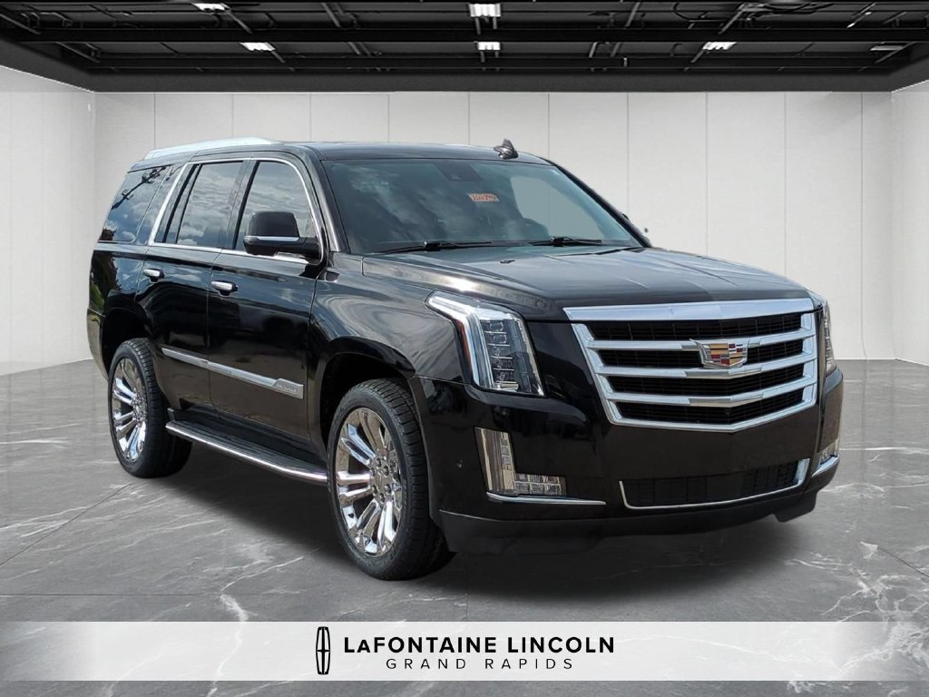 Used 2020 Cadillac Escalade Premium Luxury w/ LPO, Radiant Package AWD/4WD image 7