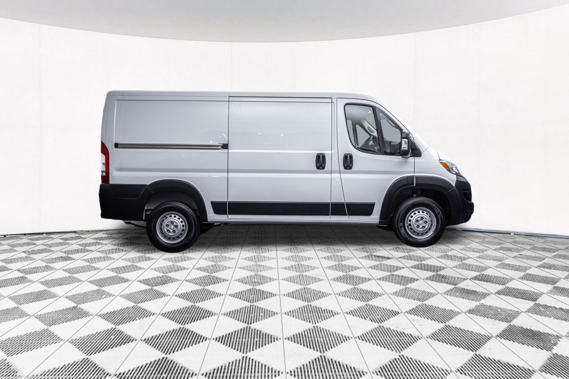 Used 2025 RAM ProMaster 2500 w/ Convenience Group FWD image 13