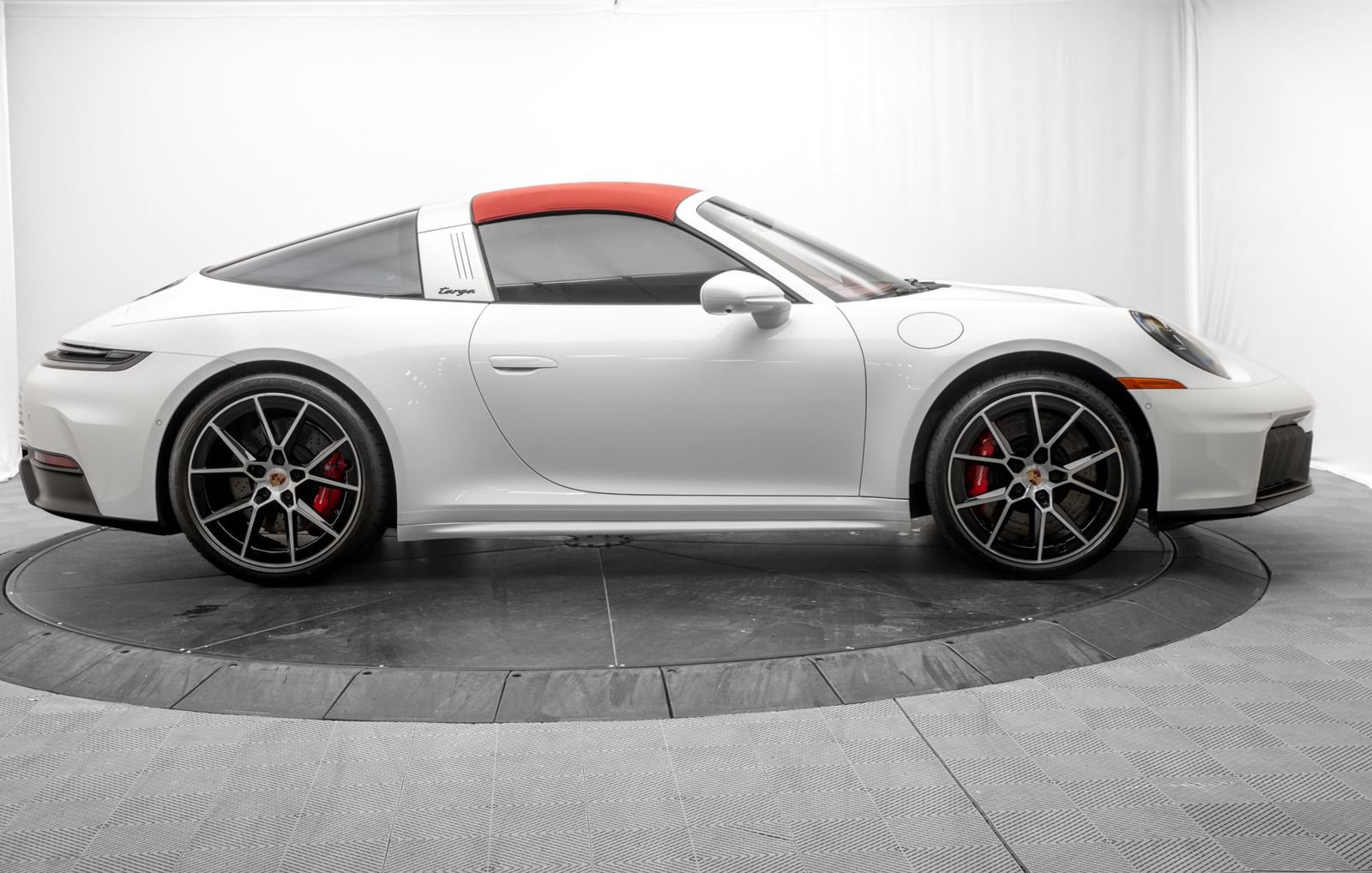 Used 2026 Porsche 911 Targa 4 GTS AWD/4WD image 16