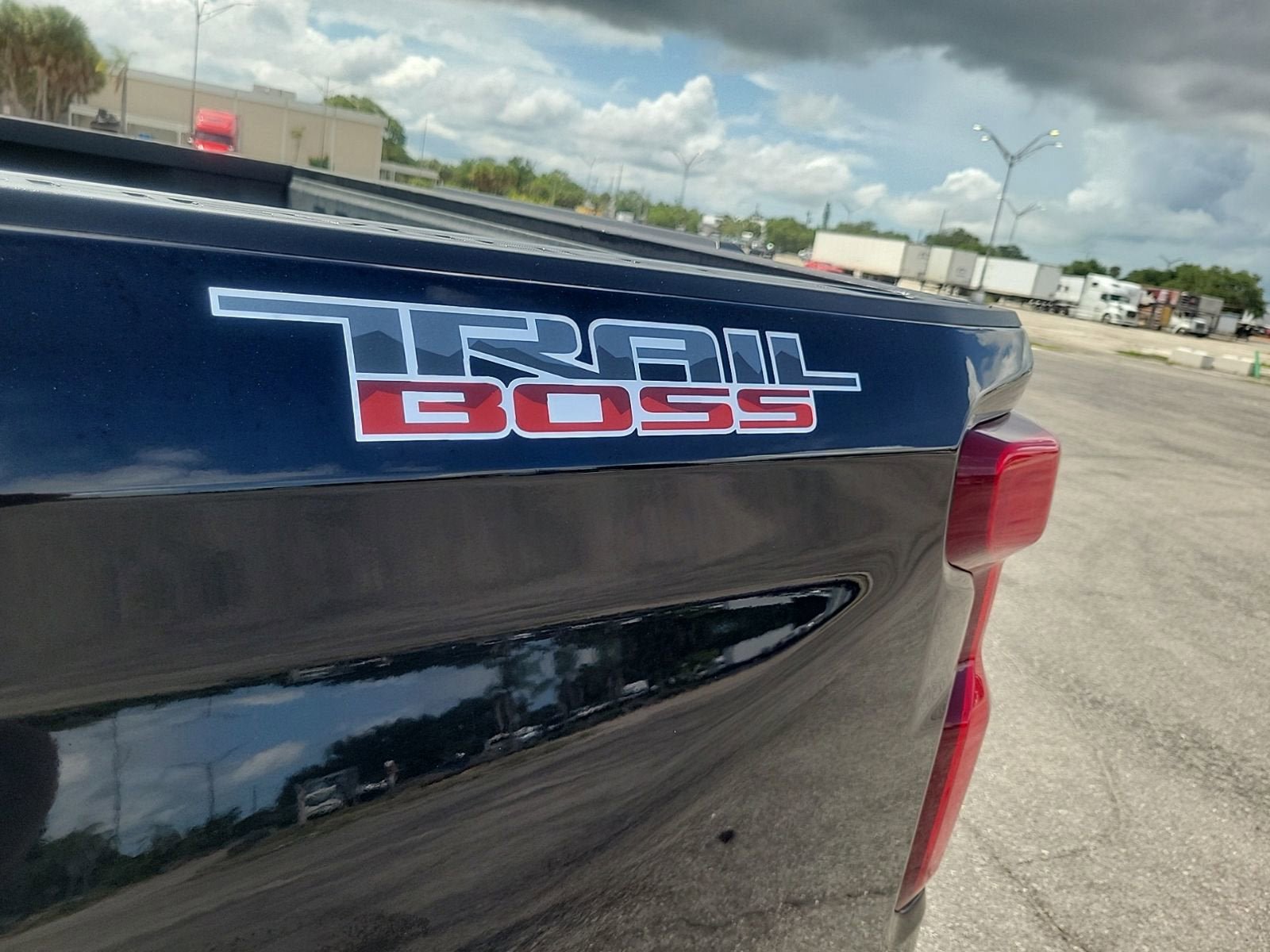 Used 2020 Chevrolet Silverado 1500 Custom Trail Boss w/ Custom Convenience Package AWD/4WD image 8