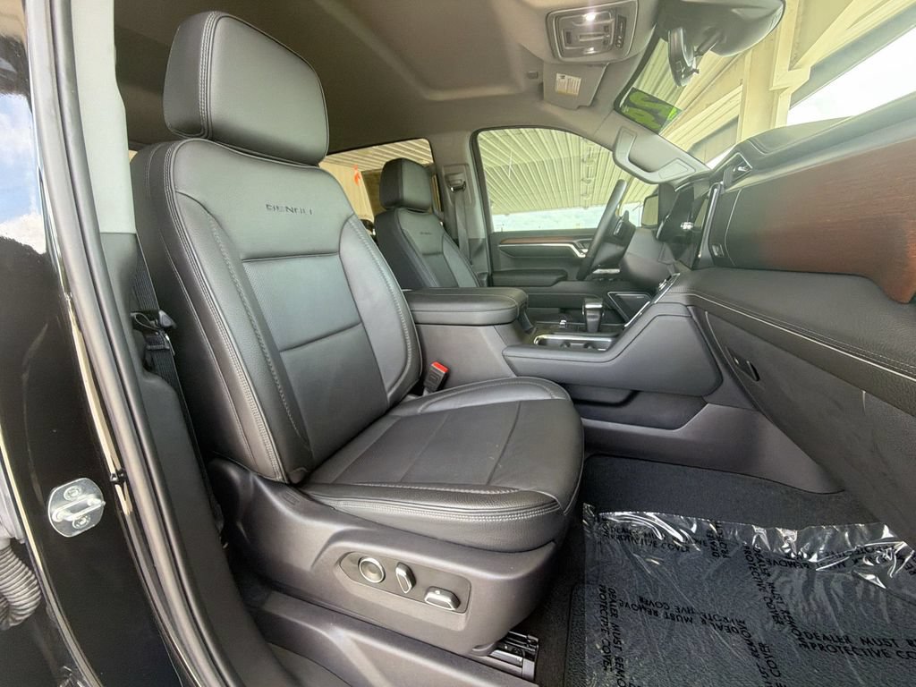 Used 2024 GMC Sierra 1500 Denali w/ Technology Package AWD/4WD image 12