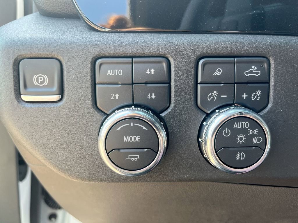 Used 2025 GMC Sierra 1500 Elevation w/ Preferred Package AWD/4WD image 18