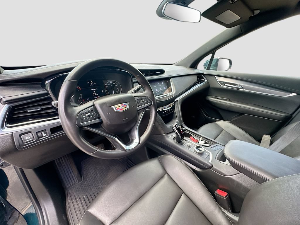 Used 2025 Cadillac XT6 Luxury AWD/4WD image 9