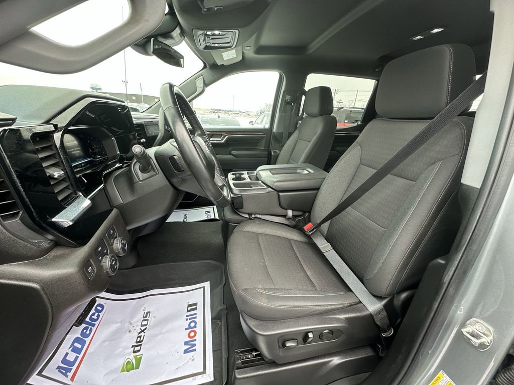 Used 2024 Chevrolet Silverado 1500 LT image 11