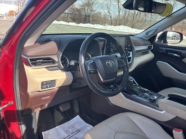 Used 2020 Toyota Highlander Limited image 49
