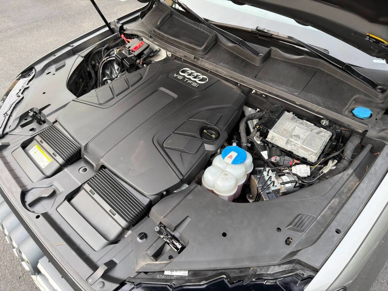 Used 2017 Audi Q7 3.0T Prestige w/ Prestige Package image 34