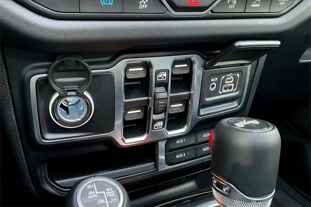 Used 2024 Jeep Wrangler High Altitude image 24