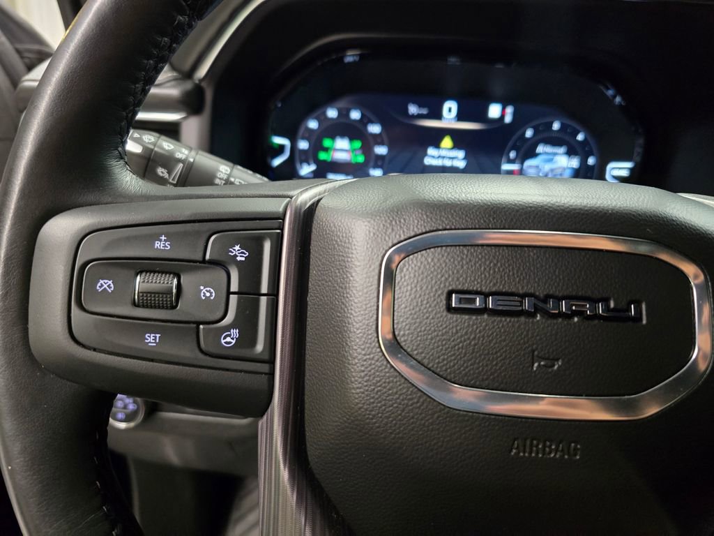 Used 2023 GMC Yukon XL Denali Ultimate AWD/4WD image 21