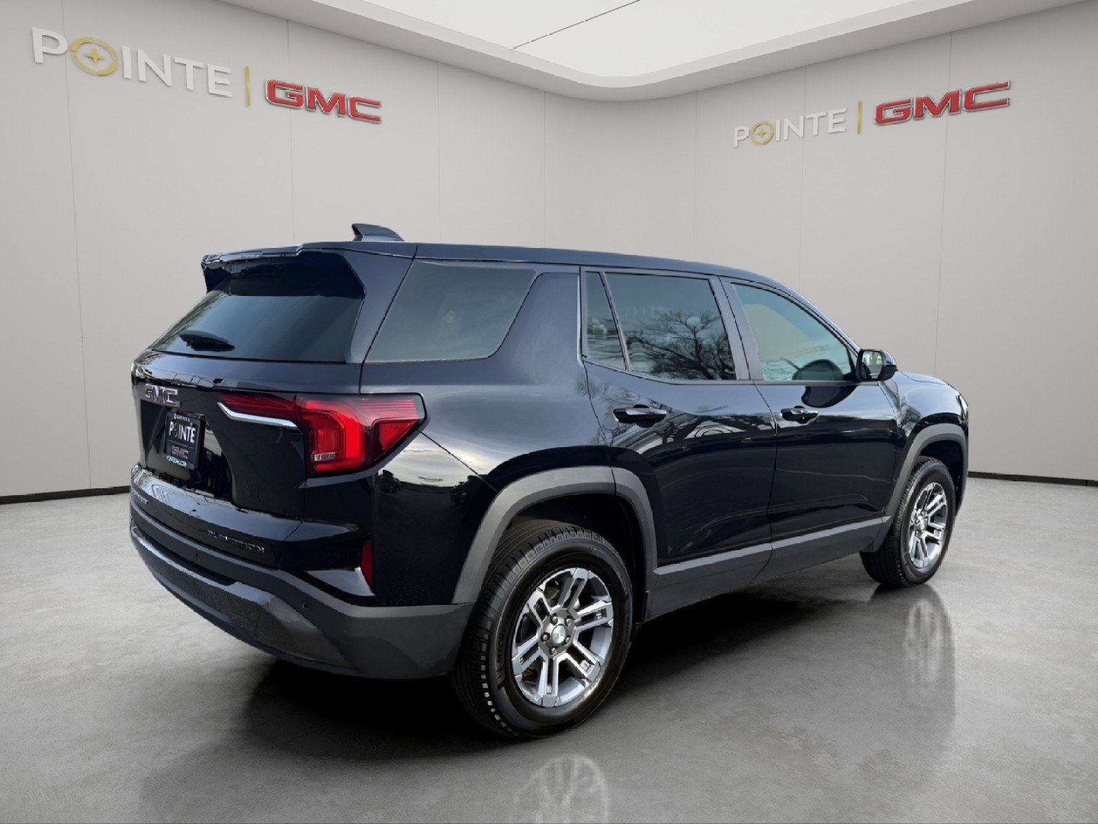 Used 2025 GMC Terrain Elevation image 3