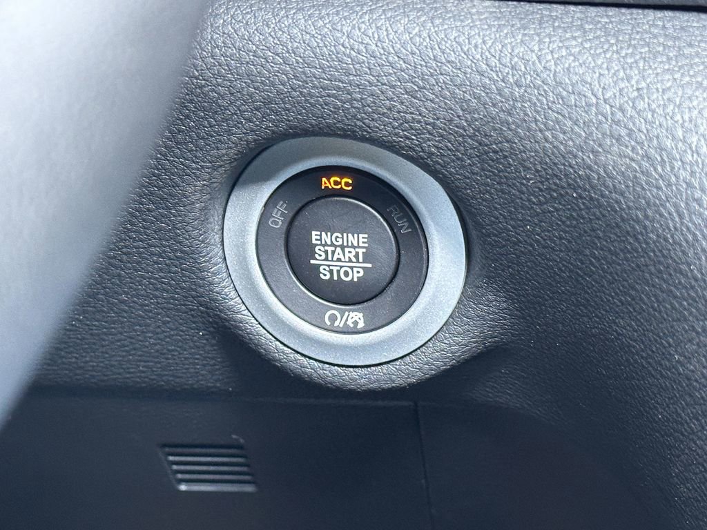 New 2026 Chrysler Pacifica Select AWD/4WD image 30