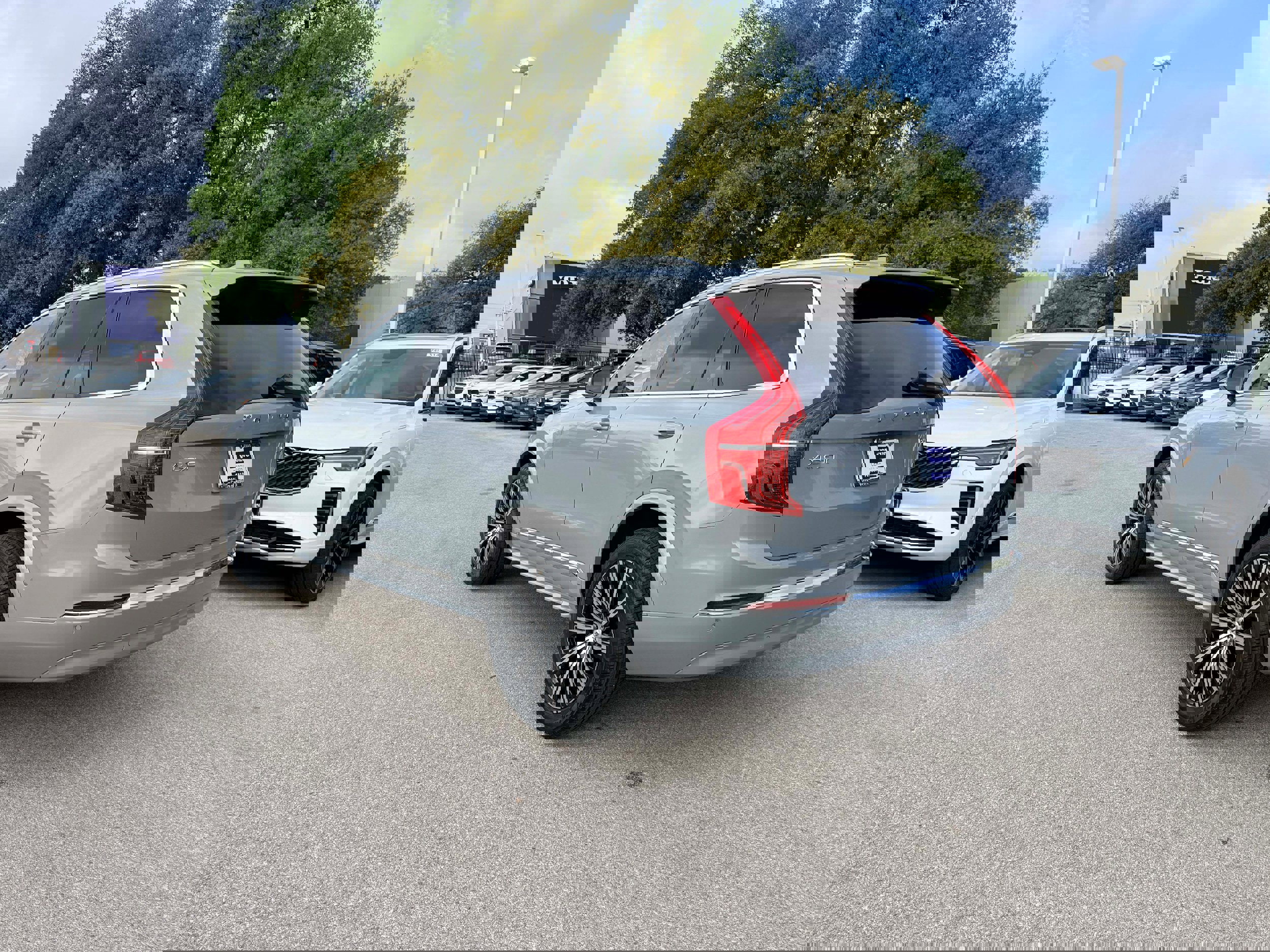 Certified 2025 Volvo XC90 B6 Ultra image 4