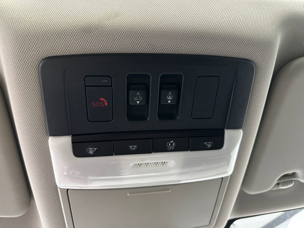 Used 2021 Nissan Rogue SL AWD/4WD image 34