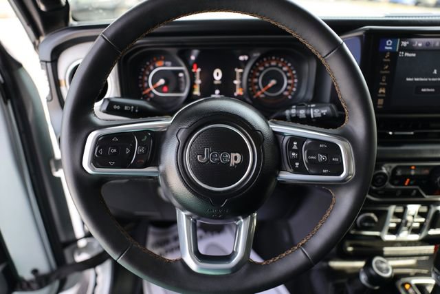 Used 2024 Jeep Wrangler Sahara image 14