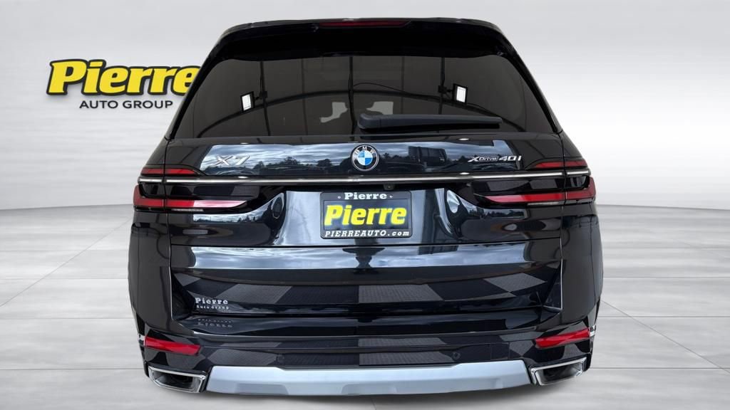 Used 2023 BMW X7 xDrive40i image 3