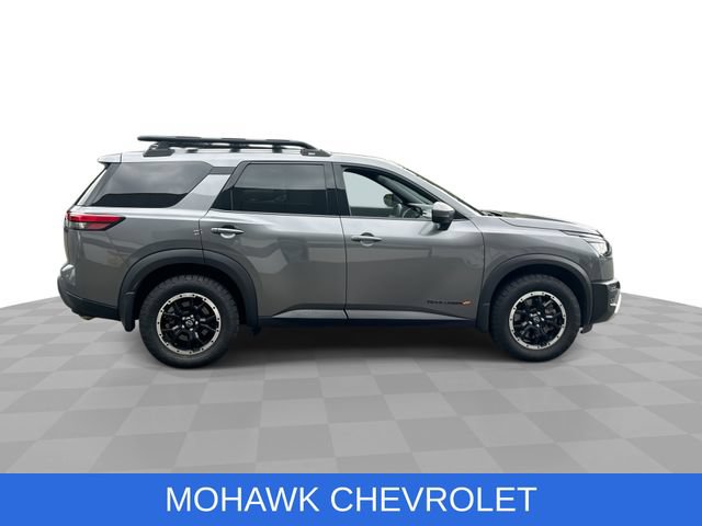 Used 2025 Nissan Pathfinder Rock Creek AWD/4WD image 9