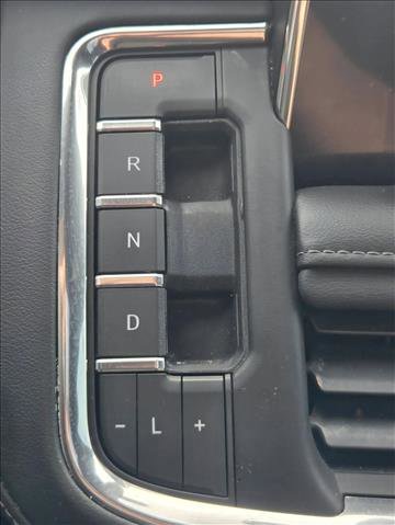 Used 2021 Chevrolet Suburban LT w/ LT Signature Plus Package RWD image 15