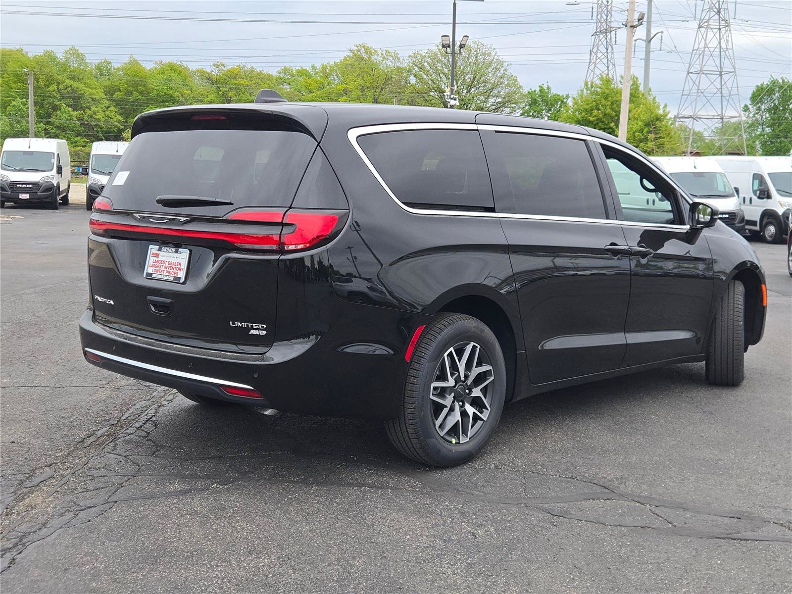 New 2027 Chrysler Pacifica Limited AWD/4WD image 12