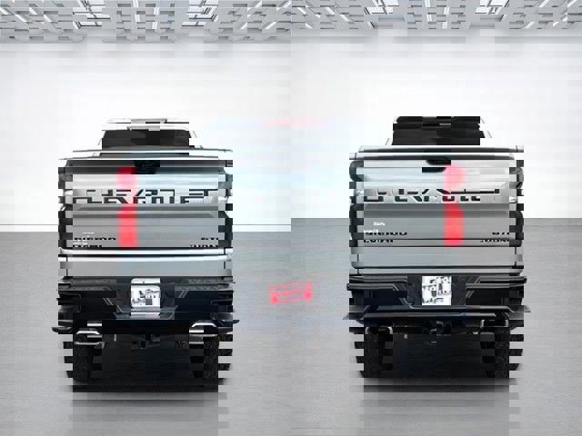 Used 2024 Chevrolet Silverado 1500 Custom Trail Boss w/ LPO, Dark Essentials Package image 5