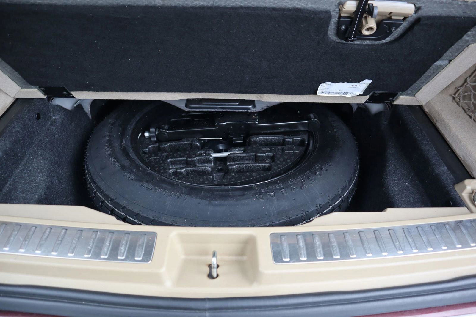 Used 2015 Mercedes-Benz GL 320 BlueTEC 4MATIC w/ Premium I Package image 19