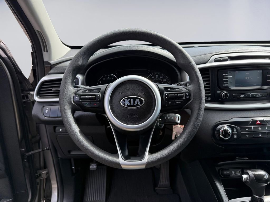 Used 2017 Kia Sorento FWD image 14