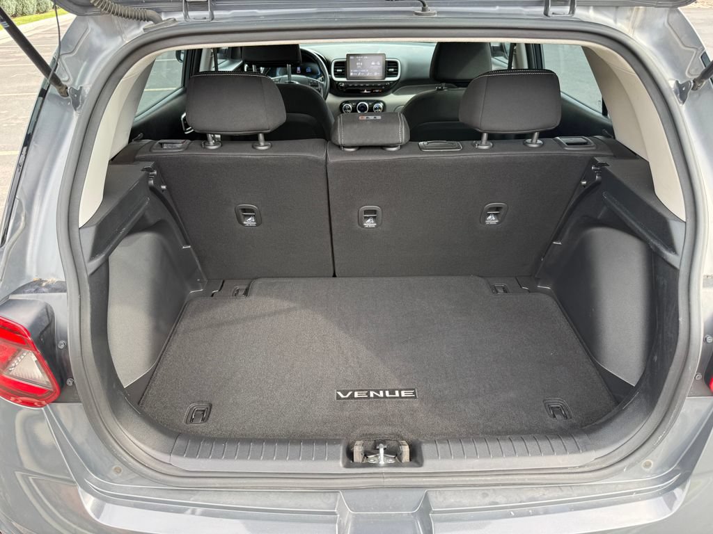 Used 2023 Hyundai Venue SEL w/ Cargo Package FWD image 15