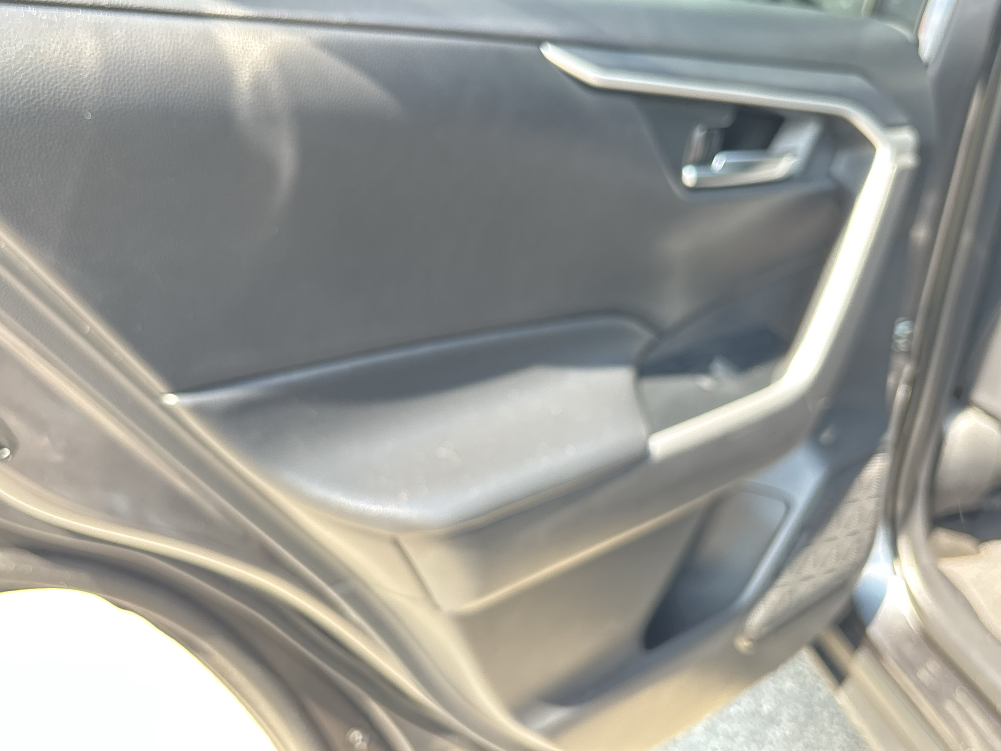 Used 2019 Toyota RAV4 XLE Premium FWD image 20